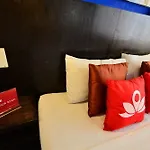 Zen Rooms Station 1 White Beach